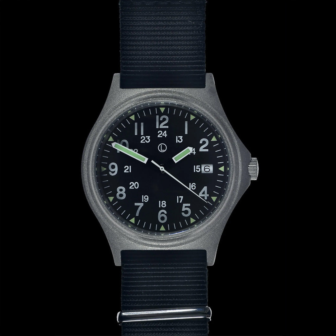 Military Watch Company G10 12/24 NATO Horloge met Datumfunctie en Schroefkroon
