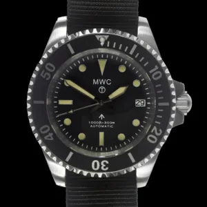MWC 24 juwelen 1982 patroon 300 m automatisch militair duikershorloge met saffierglas op een NAVO-riem (datumversie)