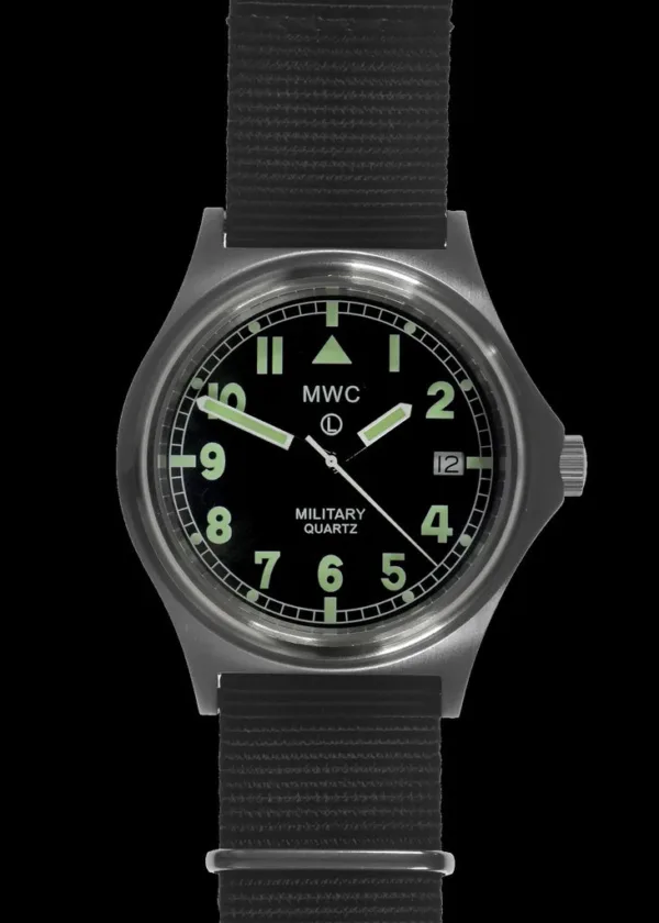 MWC G10 100m waterbestendig militair horloge in roestvrijstalen satijnen afwerking kast met schroefkroon en batterijduur van tien jaar