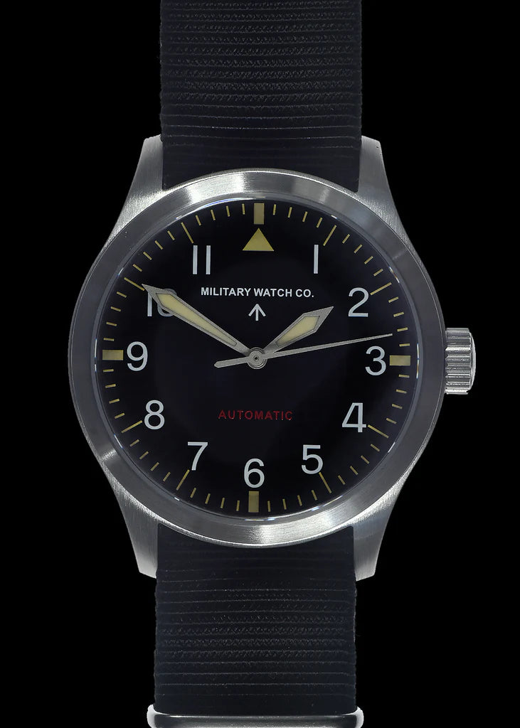 Limited Edition remake van ons Mk III militaire horloge uit 1979 met 100 meter waterbestendigheid