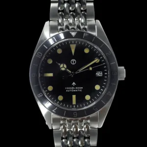 MWC Classic 1960s Pattern Automatic Dual Time Zone Divers Pattern Horloge met Retro Lichtgevende Verf en Saffier Kristal op Bijpassende Armband