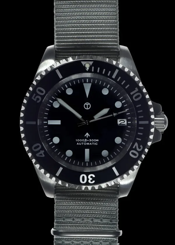 MWC 24 Jewel 1982 Pattern 300m Automatisch Militair Duikershorloge met Saffier Kristal op een NAVO Webbing Band (Met Datum)