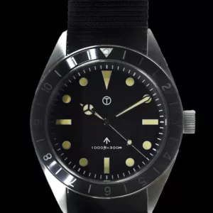 MWC Classic 1960s Pattern Dual Time Zone Divers Watch met Retro Luminova-verf en een hybride mechanisch/quartz-uurwerk